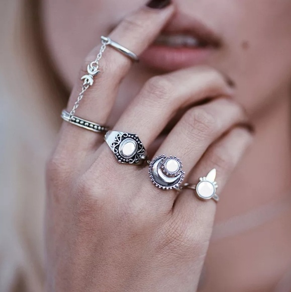 4pc set Boho Moon midi Ring set with chain ring - Picture 2 of 4